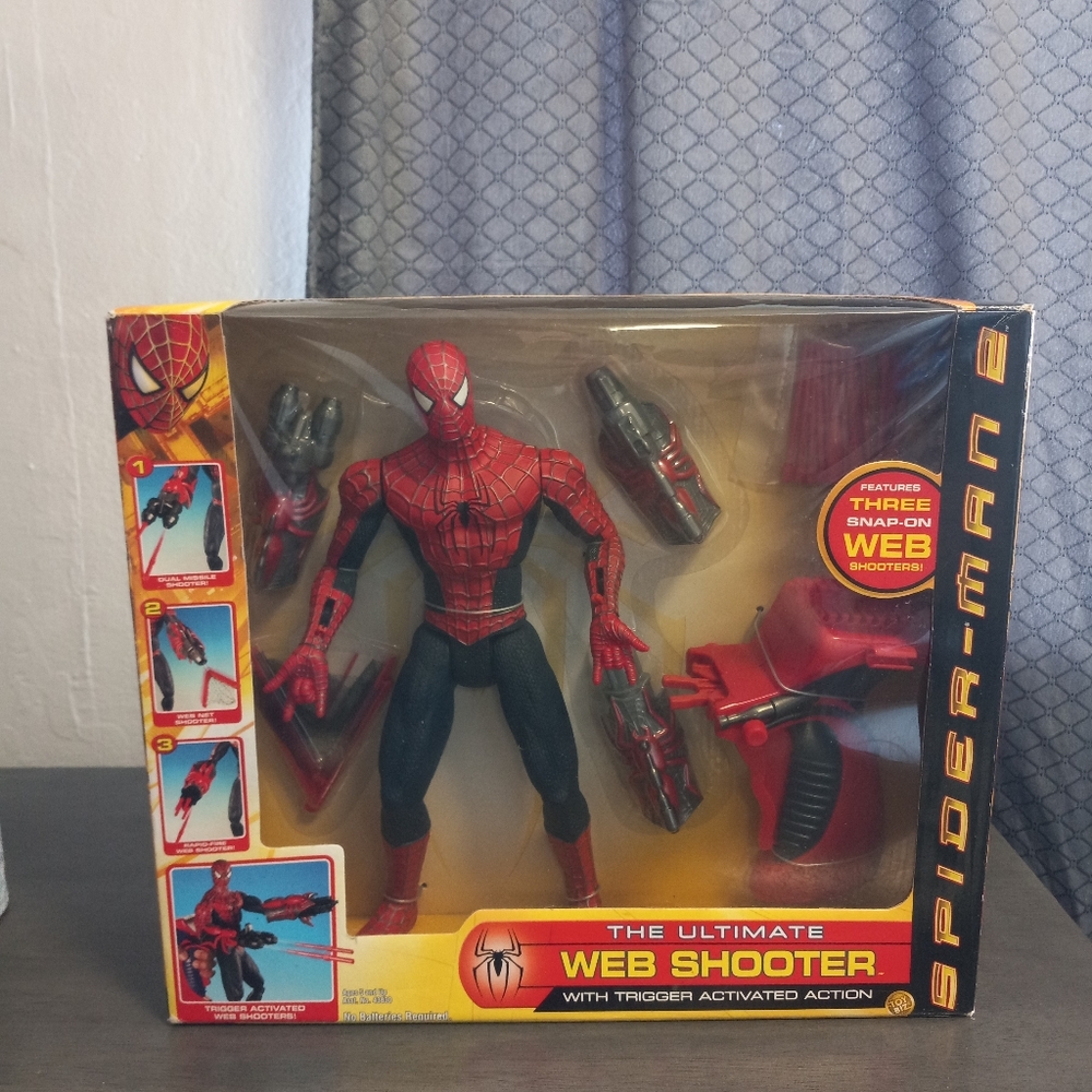 2004 Toy Biz Spiderman 2 The Ultimate Web Shooter With Trigger Activated Action